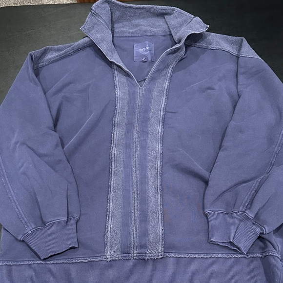 aerie Tops - Aerie Gray Knit Fabric